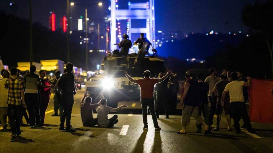 CHP'li isim 15 Temmuz'un bilinmeyenlerini anlattı! Olayın ortasında olup susanlar, öğrenilmesi istenmeyen gerçekler, FETÖ borsası...