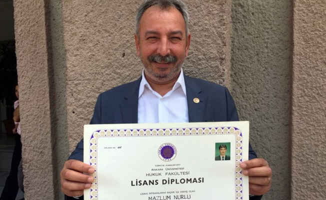 CHP'li vekil 29 yıl aradan sonra diploma heyecanı yaşadı
