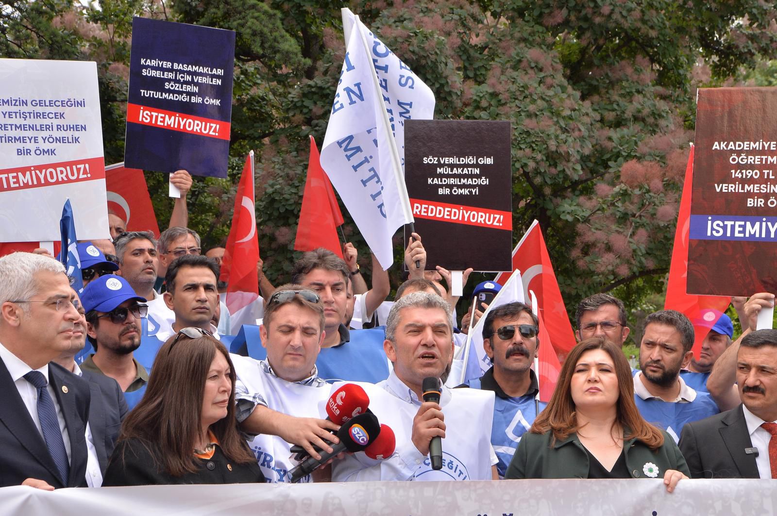 Hürriyetçi Eğitim SEN Genel Başkanı Levent Kuruoğlu; “ Sendikal hırslar, toplu sözleşme ikramiyesi, %1 barajı ve Memur Sen - Kamu Sen ittifakı”