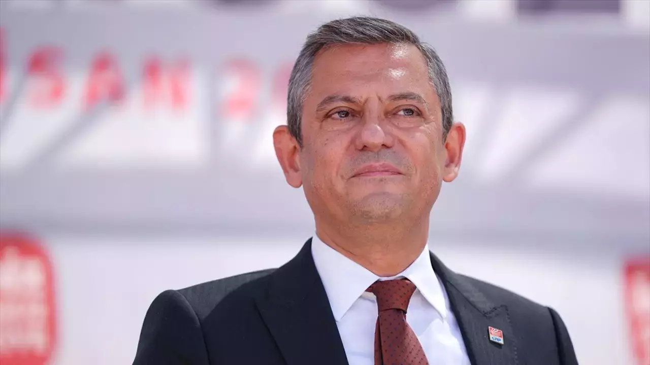 Özgür Özel son anket sonuçlarını paylaştı: Farkı 4 puana çıkarmış durumdayız