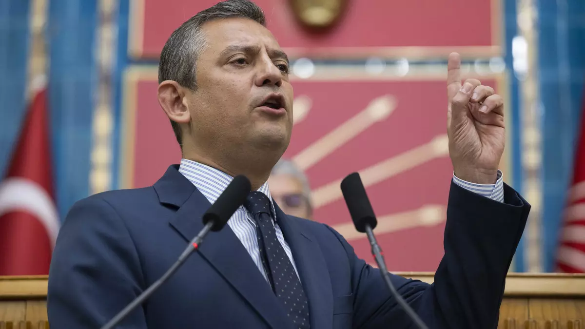 CHP Genel Başkanı Özgür Özel: Emekliler ayda 5 çeyrek altın kaybetti