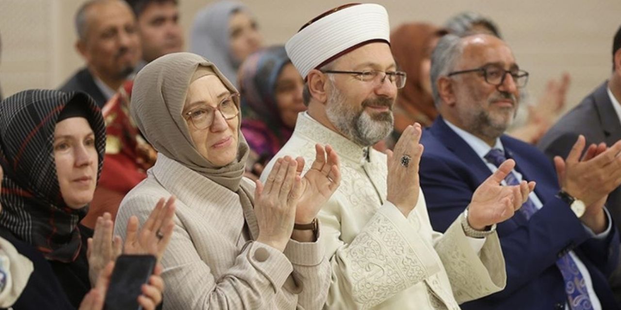 "VIP umre turu" iddialarının ardından yeni skandal iddia! Diyanet İşleri Başkanı Ali Erbaş'ın eşine üst üste hac ayrıcalığı