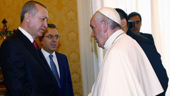 Erdoğan, geyleri Papa'ya şikâyet etti: "Ahlaksız gösteriler, sapkın propagandalar..."