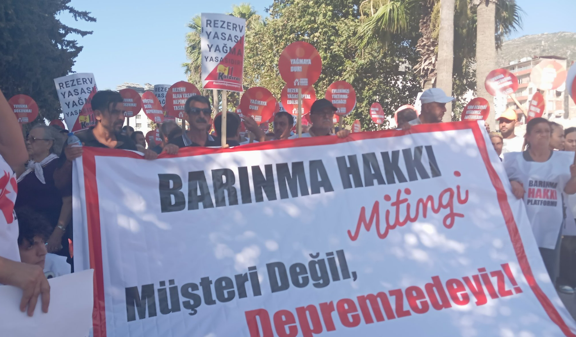 Erdoğan, 1 yıl sözü vermişti... Hataylı depremzedeler hala dışarıda!