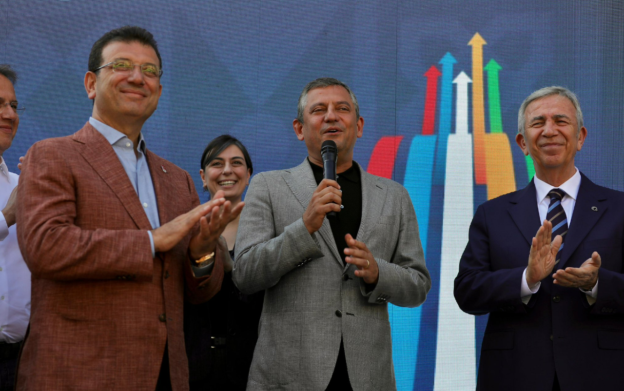 İmamoğlu'ndan yandaşların 'Paris' eleştirilerine net yanıt: "Bu lafların geçerliliği yok"