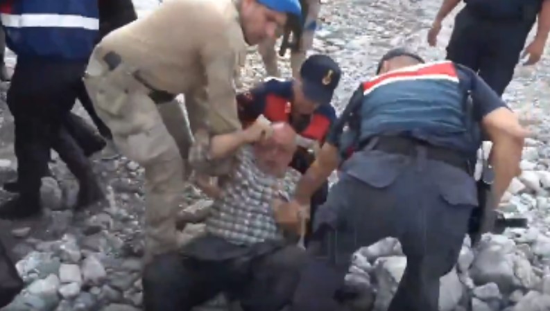 Jandarma'dan Fethiye'de HES'e karşı gelen köylülere müdahale! Genç yaşlı kim varsa yerlerde sürüklediler
