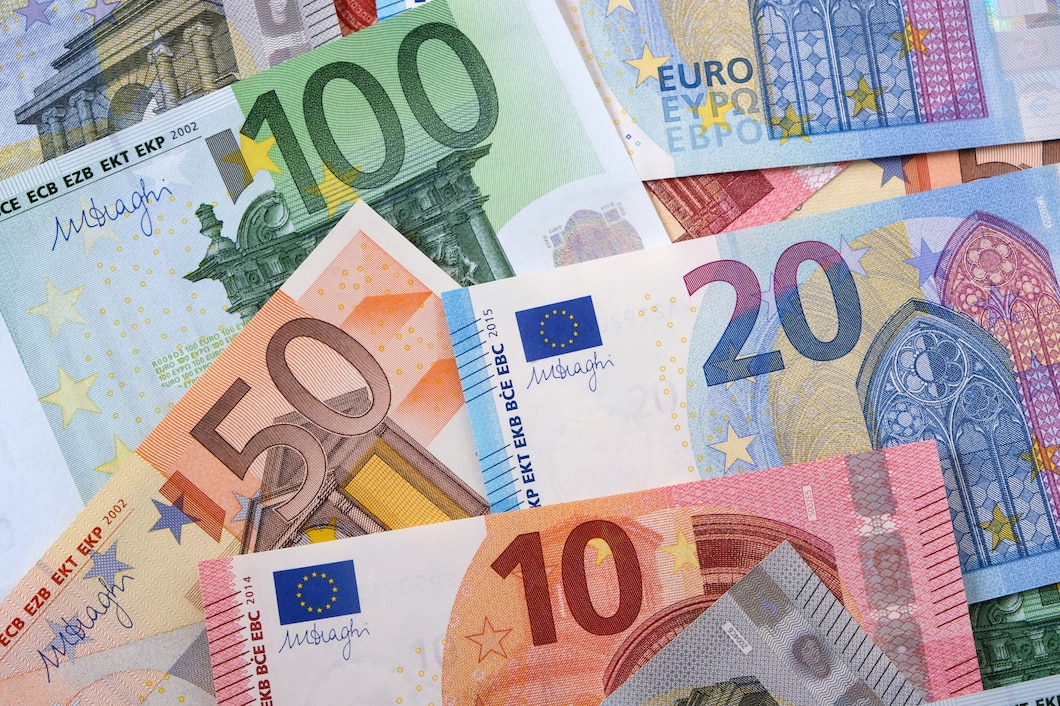 Dolardan sonra şimdi de Euro tarihi rekorunu kırdı