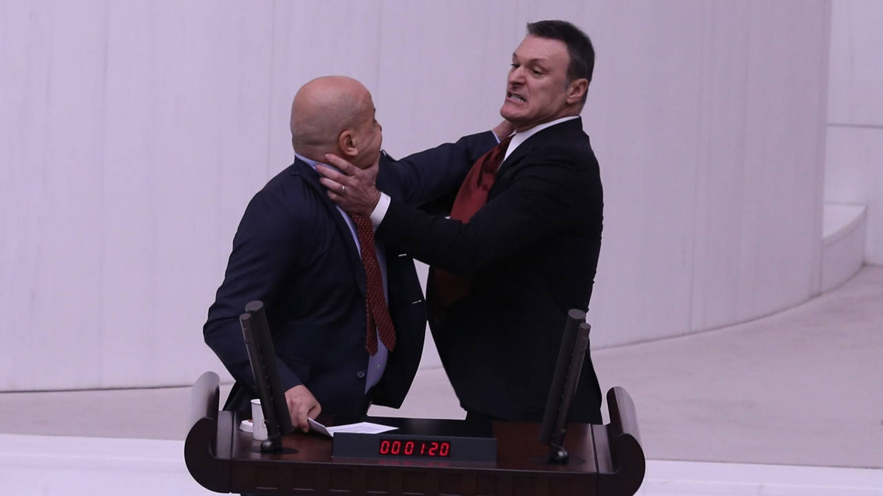 Ahmet Şık’a saldıran AKP’li Özalan, Yılmaz Özdil'i hedef aldı