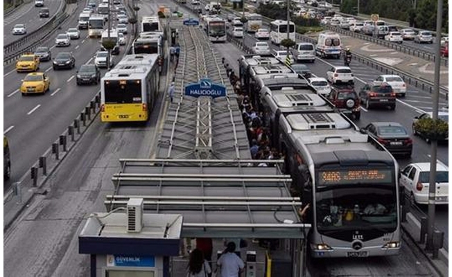 İETT'den açıklama: Metrobüslerin güzergâhlarında değişiklik...