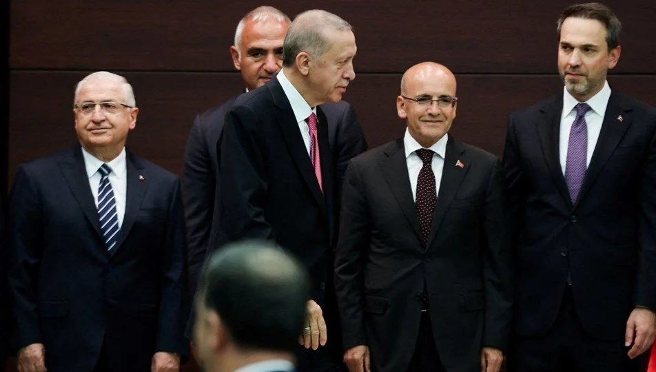 Flaş Mehmet Şimşek kulisi: Baş Ekonomist bırakmasına izin vermeyecek
