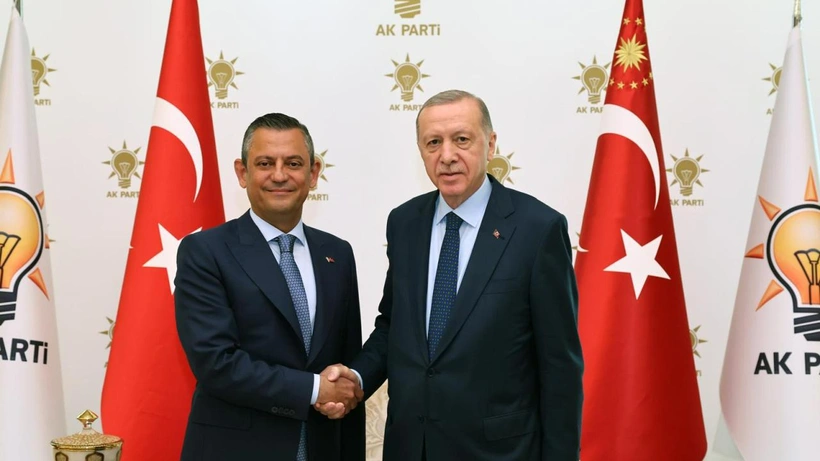Özgür Özel'den flaş normalleşme açıklaması: Enkazı devralacak kadar enayi değilim