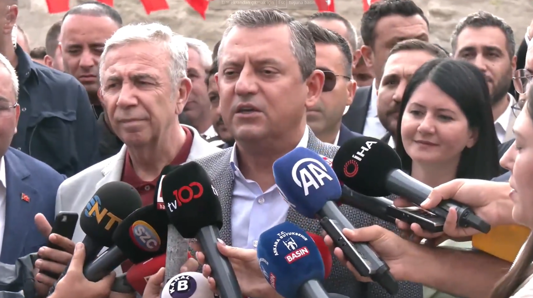 Özgür Özel'den 'marjinallerin peşine takılmış' diyen Erdoğan'a olay yanıt! AKP'deki FETÖ'cüleri işaret etti