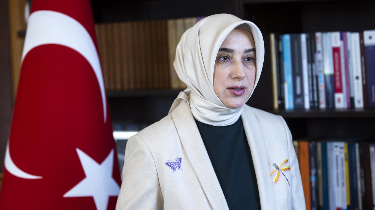 Yeni Akit bu kez AKP milletvekili Özlem Zengin'i hedef aldı