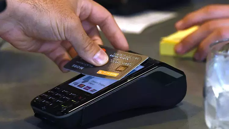 Vatandaş borç batağına saplandı! Bankalara 717,6 milyar TL faiz ödendi