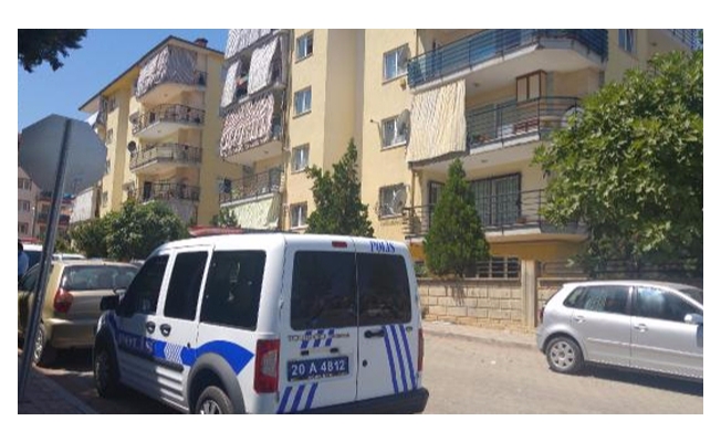 Doktor bıçakla intihar etti!