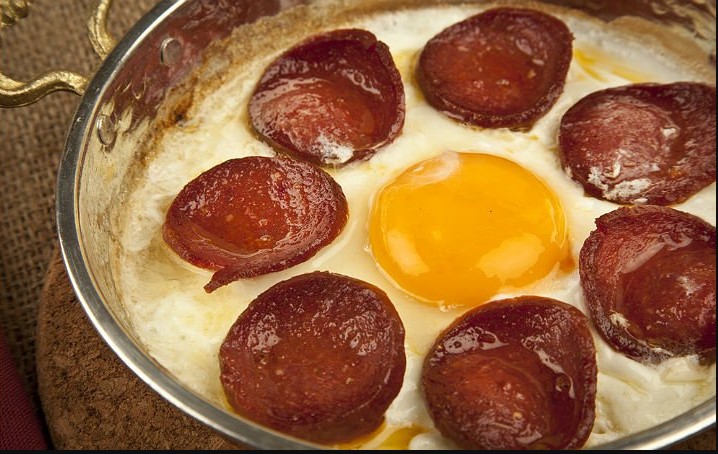 Yumurtayla birlikte asla tüketilmemesi gereken 5 yiyecek!