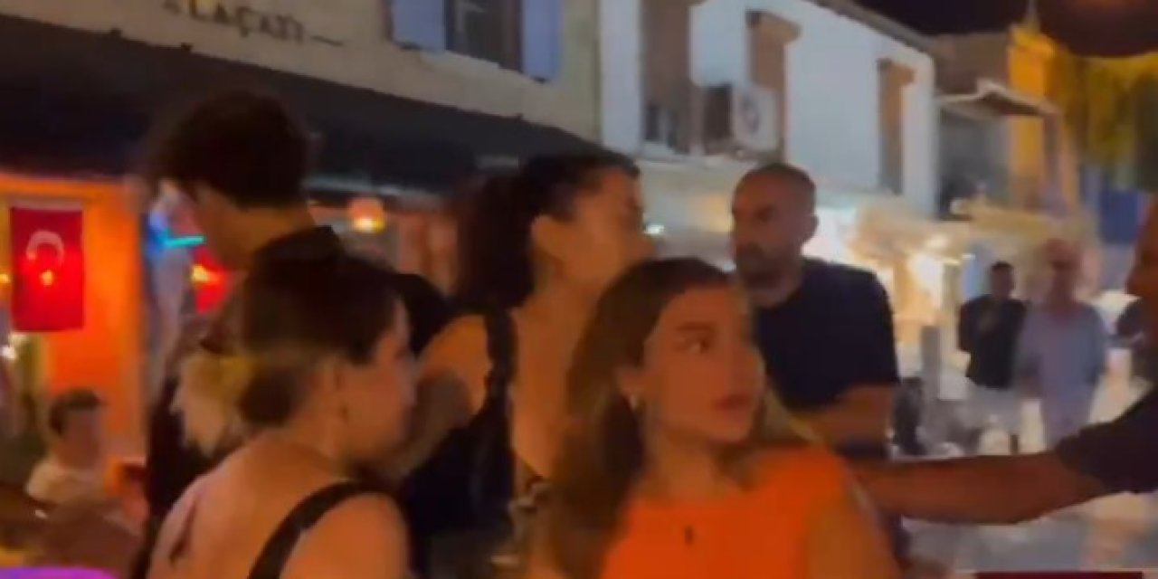 Özcan Deniz'in korumaları genç kadını itekledi! Kadın tepki gösterdi, Özcan Deniz koşarak kaçtı