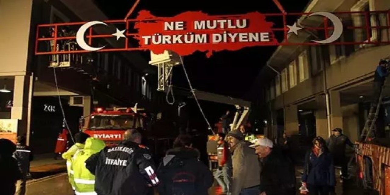 İşte yerli milli MEB'in yeni ders kitaplarından çıkarttığı ifadeler! Zamanında tabelalardan kaldırmışlardı şimdi de ders kitaplarından...