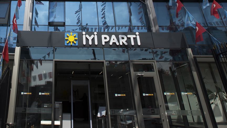 İYİ Parti'de istifaların sonu gelmiyor!