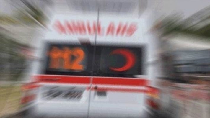 Kontrolden çıkan tur minibüsü şarampole uçtu!