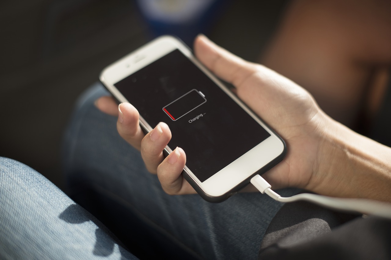 Telefonunuzun şarjı hemen bitiyorsa bunları yapmayın! İşte pil ömrünü kısaltan hatalar