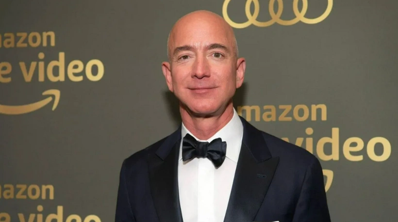 Dünyanın en zengin ikinci insanı Jeff Bezos indirim için kimliğini gizlemiş