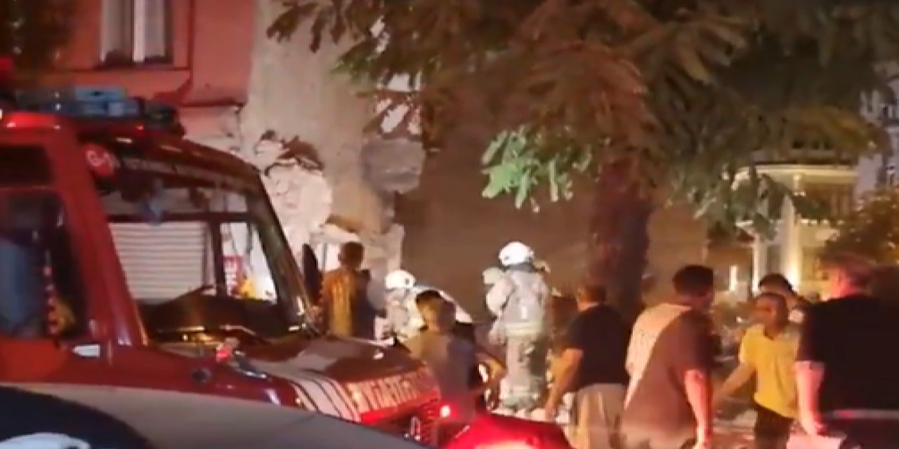 İstanbul Fatih'te 3 katlı bina çöktü! Enkaz altında insanlar var
