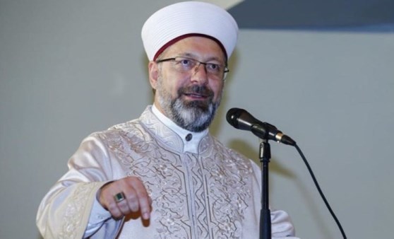 Ali Erbaş, Kelime-i Şehadet'i söyleyemedi! Sosyal medyada gündem oldu