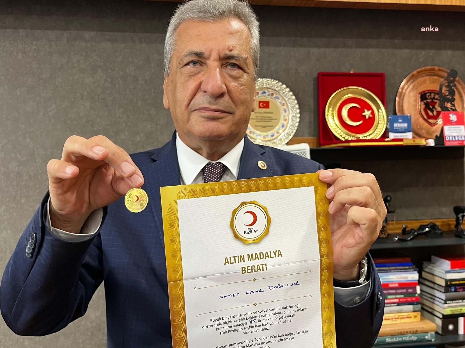 CHP'li vekil Öztürkmen'den Kızılay'a tepki: Kızılay’ın verdiği altın madalyada altın oranı binde sıfır!