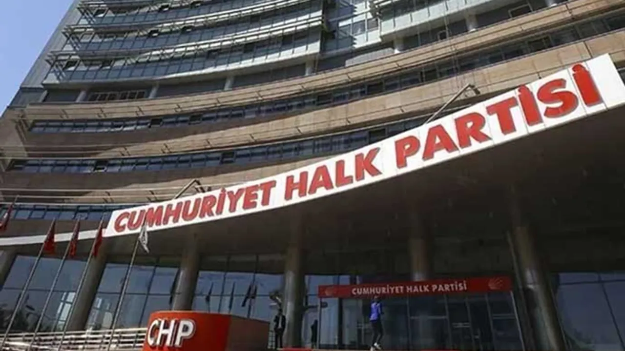 CHP'li belediye başkanına siyasi yasak!