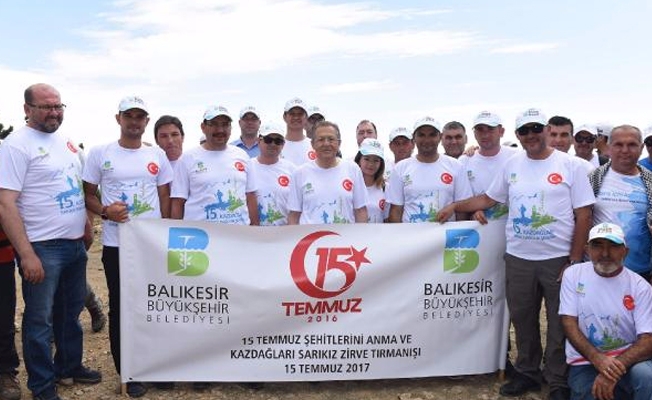 15 Temmuz için Kazdağları'nın zirvesine tırmandılar