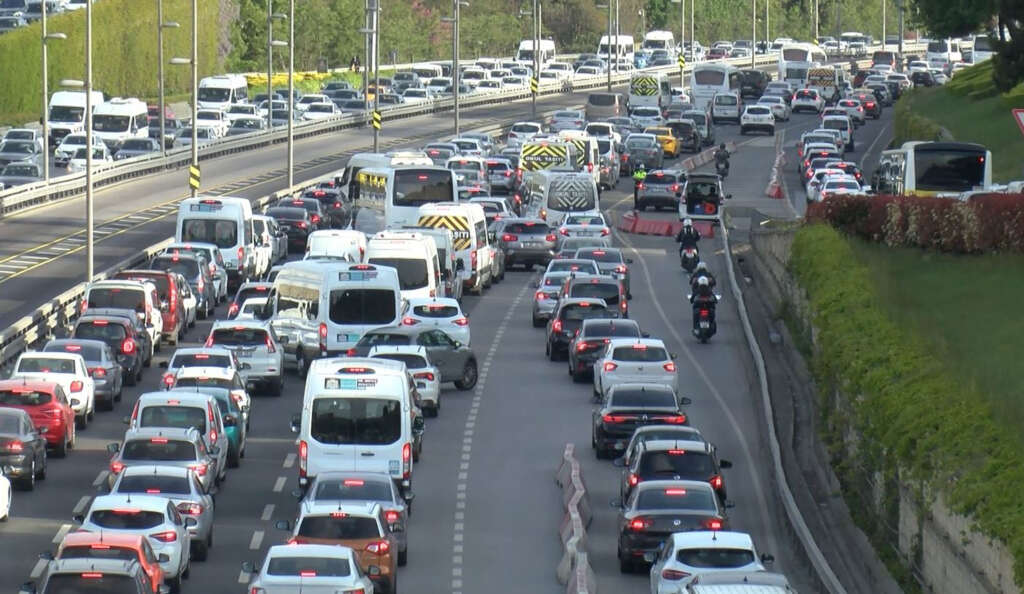 Trafiğe kayıtlı araç sayısında büyük düşüş