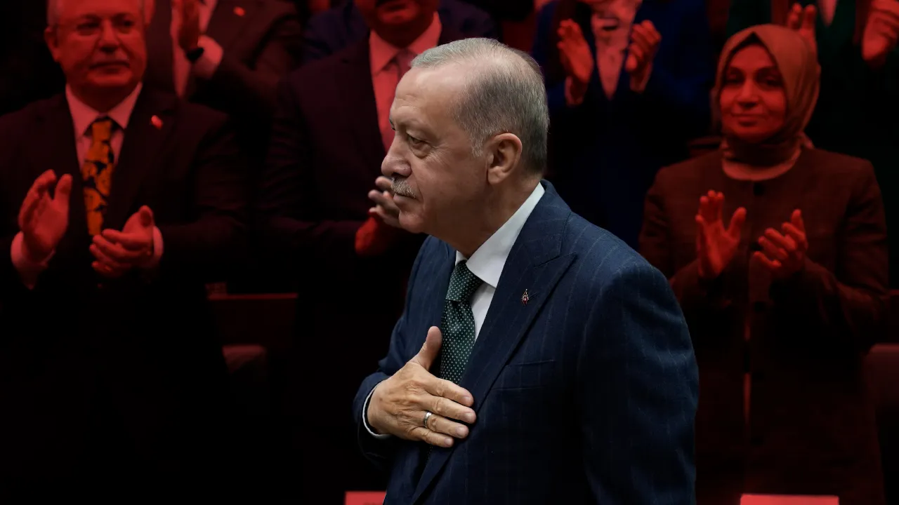 AKP'de değişim mesajı! Yanlışları olanlar, yorulanlar için görev değişiklikleri olacak
