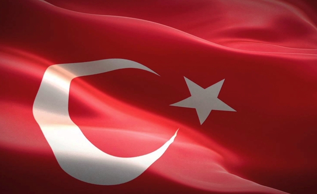 Şehitler dev Türk bayrağı ile anılacak!