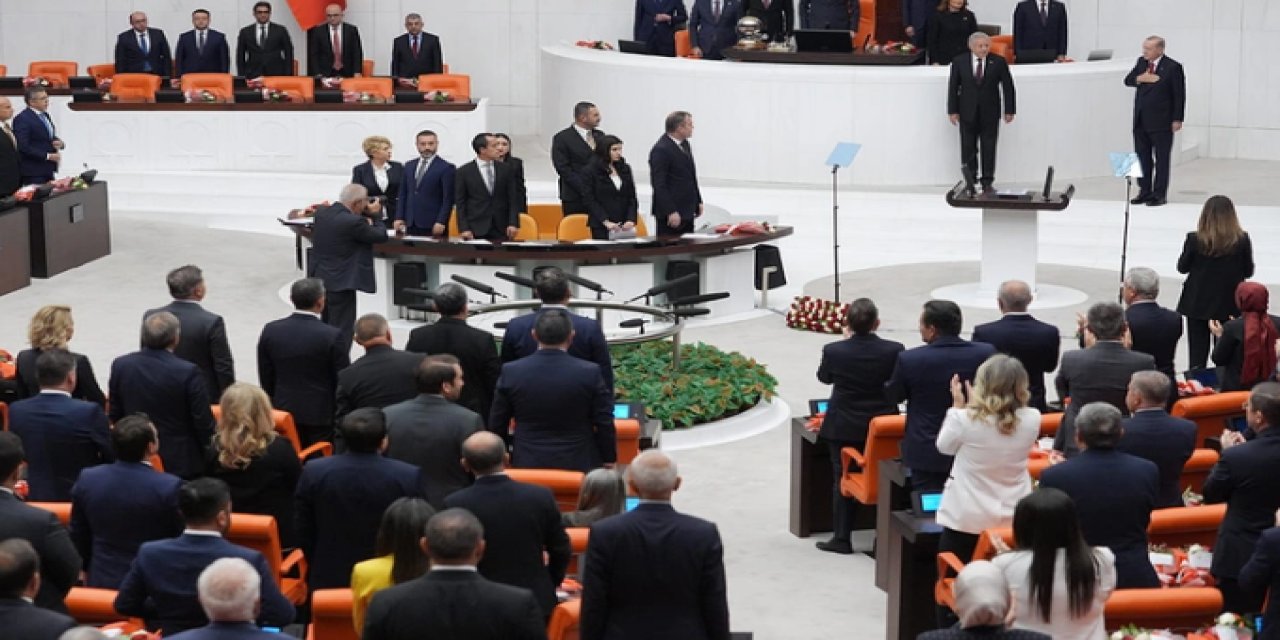 Özgür Özel'den Kemal Kılıçdaroğlu'na 'ayağa kalkma' yanıtı