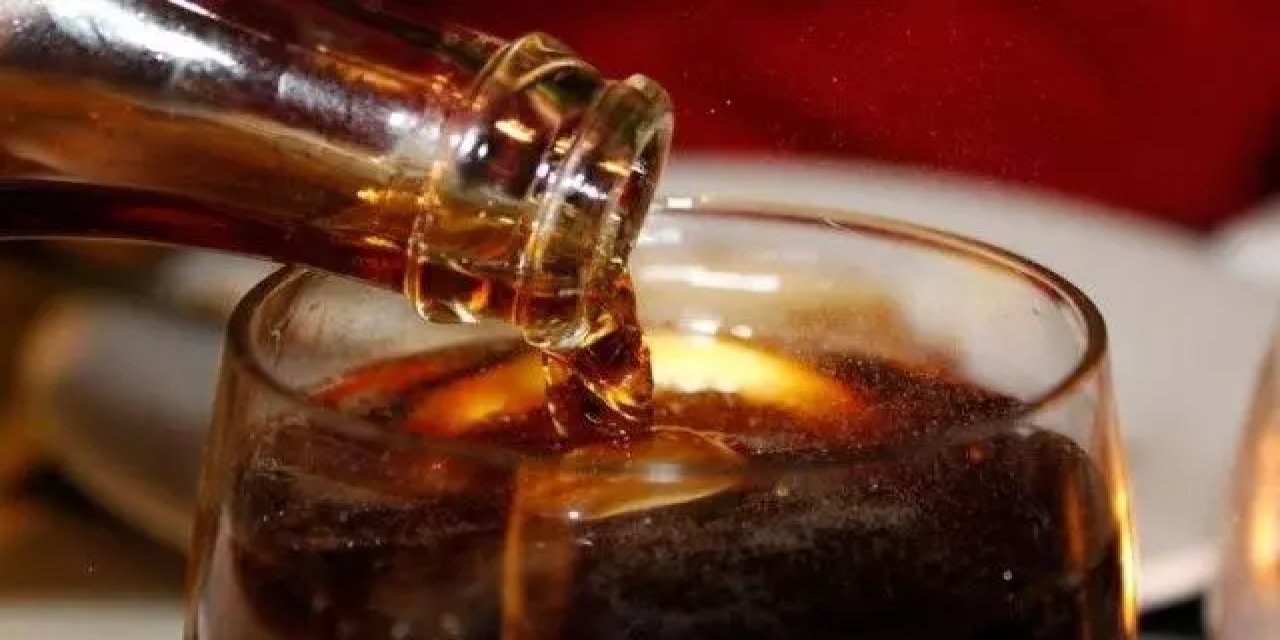 Diyet kolanın içinde ne var? Bir kutu diyet kola içince ne oluyor?