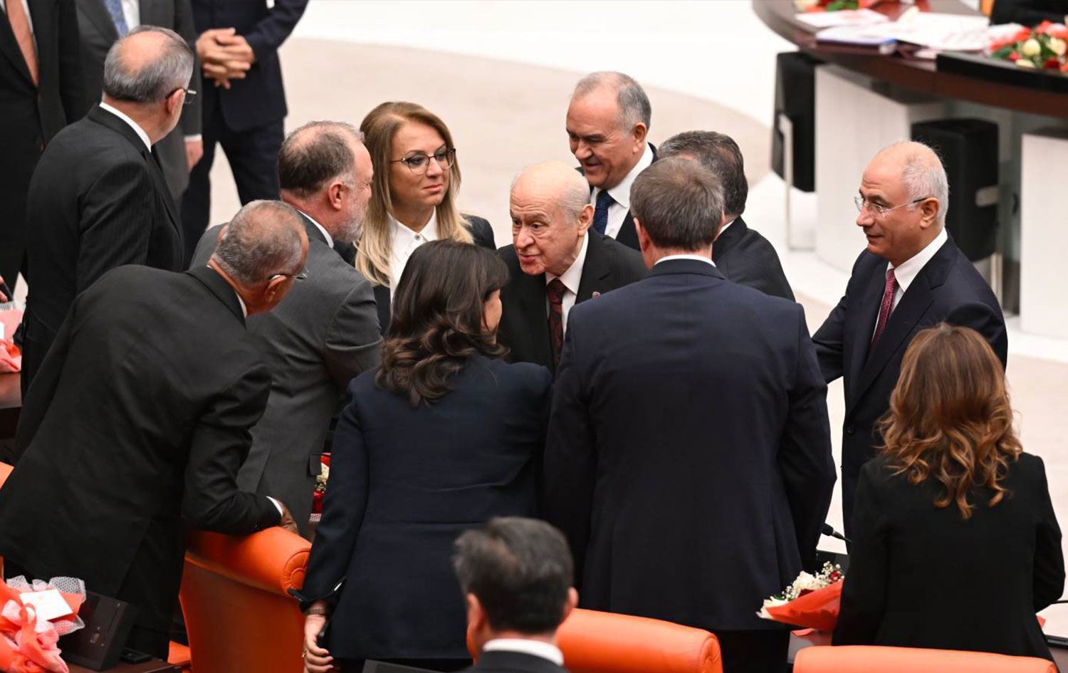 Bahçeli'den DEM Partililerle tokalaşmasına ilişkin açıklama: Durduk yere el vermeyiz