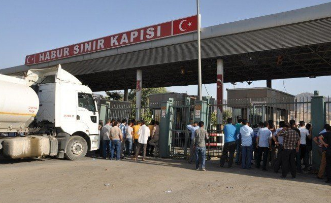 Habur Sınır Kapısı'nda giriş-çıkışlar durdu: Uzun kuyruklar oluştu