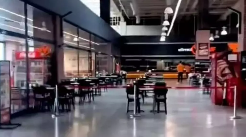 İYİ Partili milletvekili Köfteci Yusuf'a gitti! Birçok şubesi sinek avlarken...