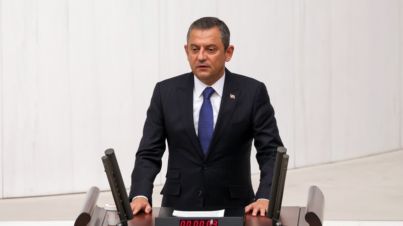 CHP lideri Özgür Özel'den iktidara vergi tepkisi: İsrail saldıracak bahanesiyle vatandaştan 70 milyar toplayacaklar