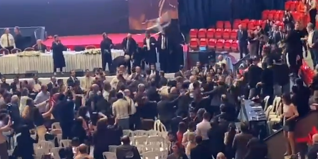 Ankara Barosu başkanını seçti! Sandalye ve masaların uçuştuğu genel kurulu o isim kazandı