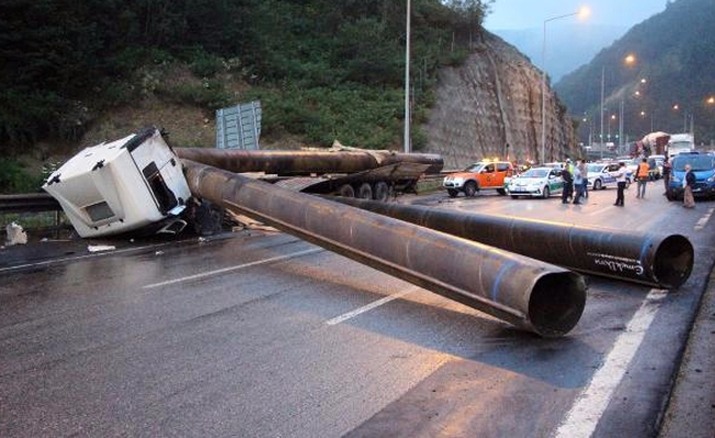 TEM Otoyolu trafiğe kapandı