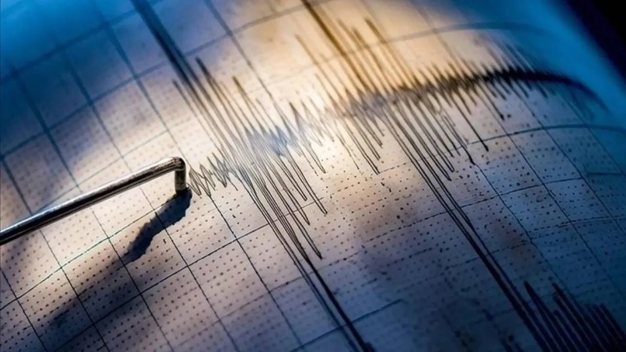Sivas'ta deprem! Çevre illerden de hissedildi