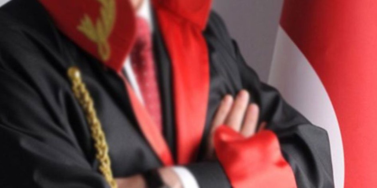 Kıskanç Savcı, sevgilisinin eski sevgililerini gözaltına aldırdı