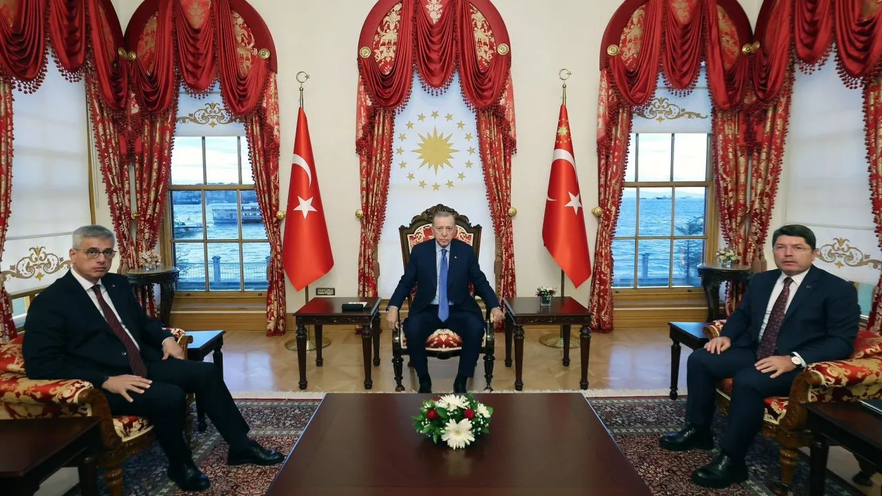 Dolmabahçe'de "Yenidoğan Çetesi" trafiği: Erdoğan, Bakan Tunç ve Memişoğlu'nu kabul etti