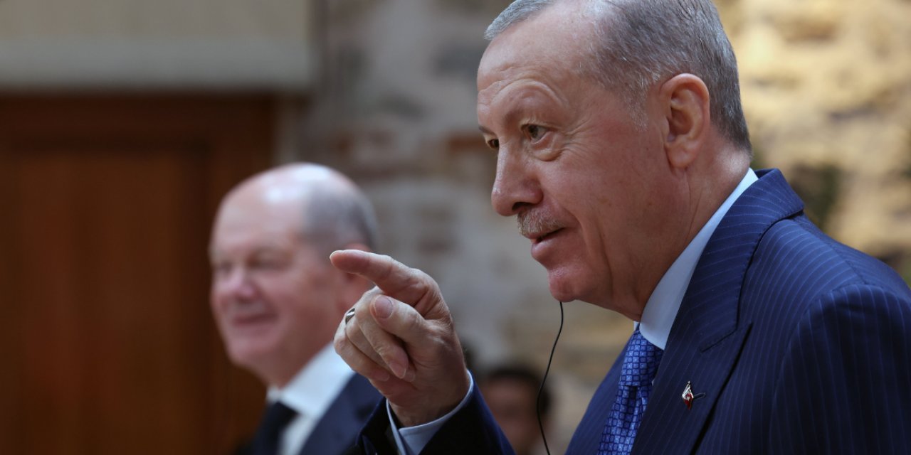 Kadın cinayetleri ve yenidoğan bebek katliamı ile sarsılırken Erdoğan'dan şok açıklama: "Kapımız Suriye'den ve Lübnan'dan gelecek mültecilere açık"