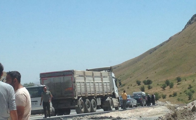 Hakkari'de patlama! 17 asker yaralı...