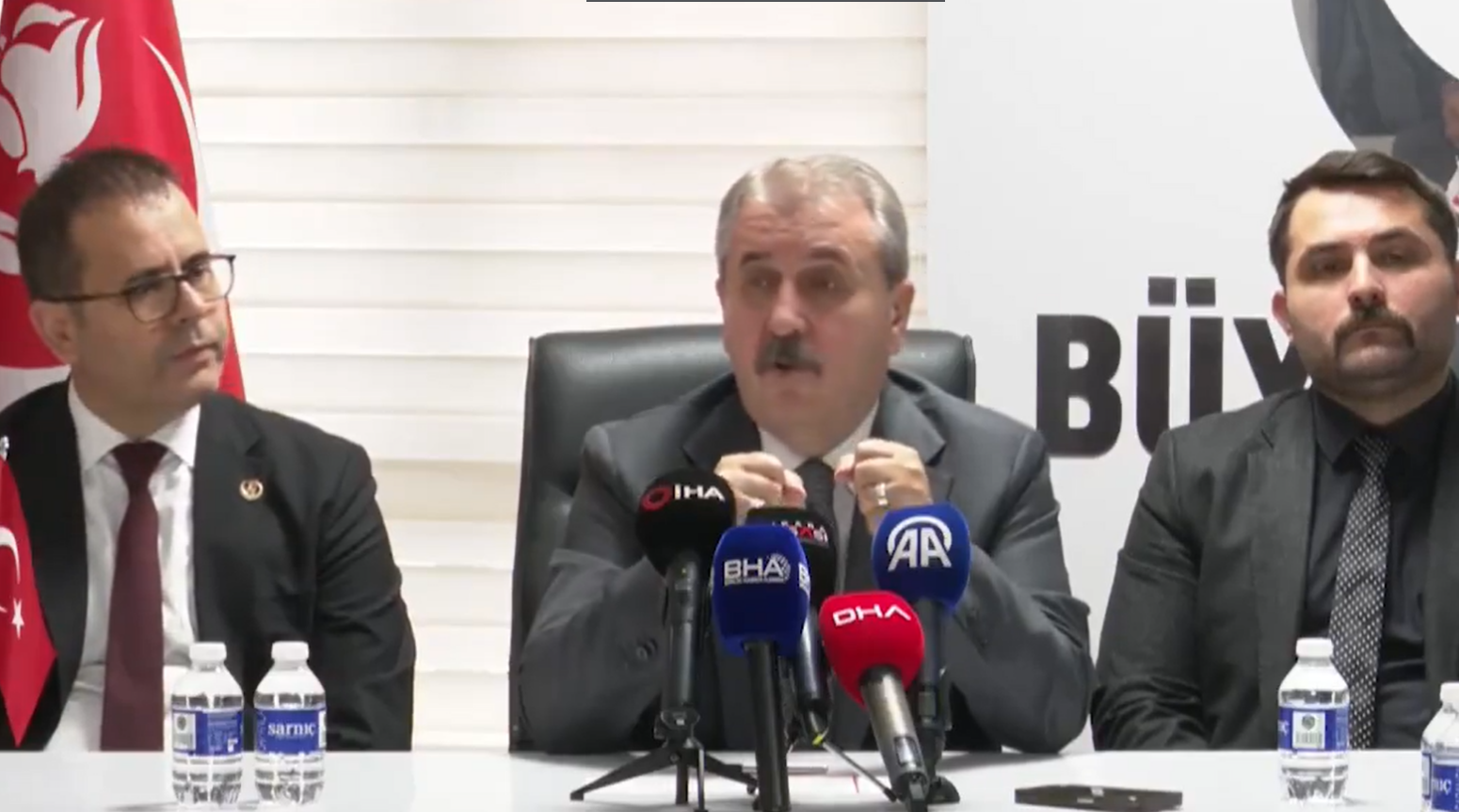 Mustafa Destici'den Apo'nun Meclis'te konuşmasını isteyen ortağı Devlet Bahçeli'ye tepki