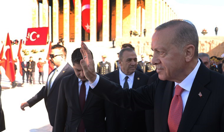 Kanuna aykırı olmasına rağmen Anıtkabir'de o sloganlar atıldı