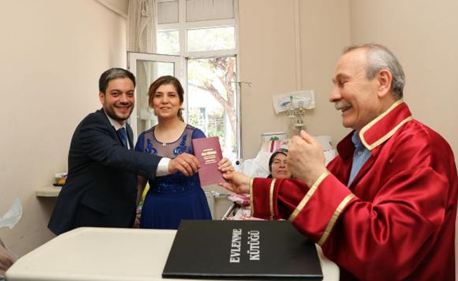 Hastane odasında nikah!